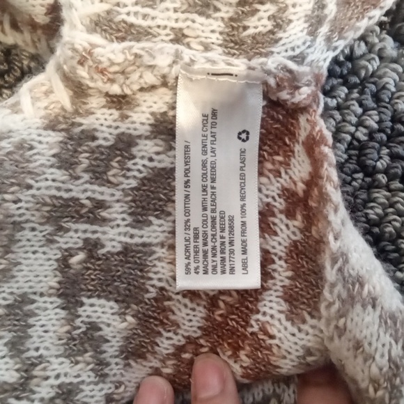 Knox Rose White and Brown Shrug Poncho - Picture 6 of 6